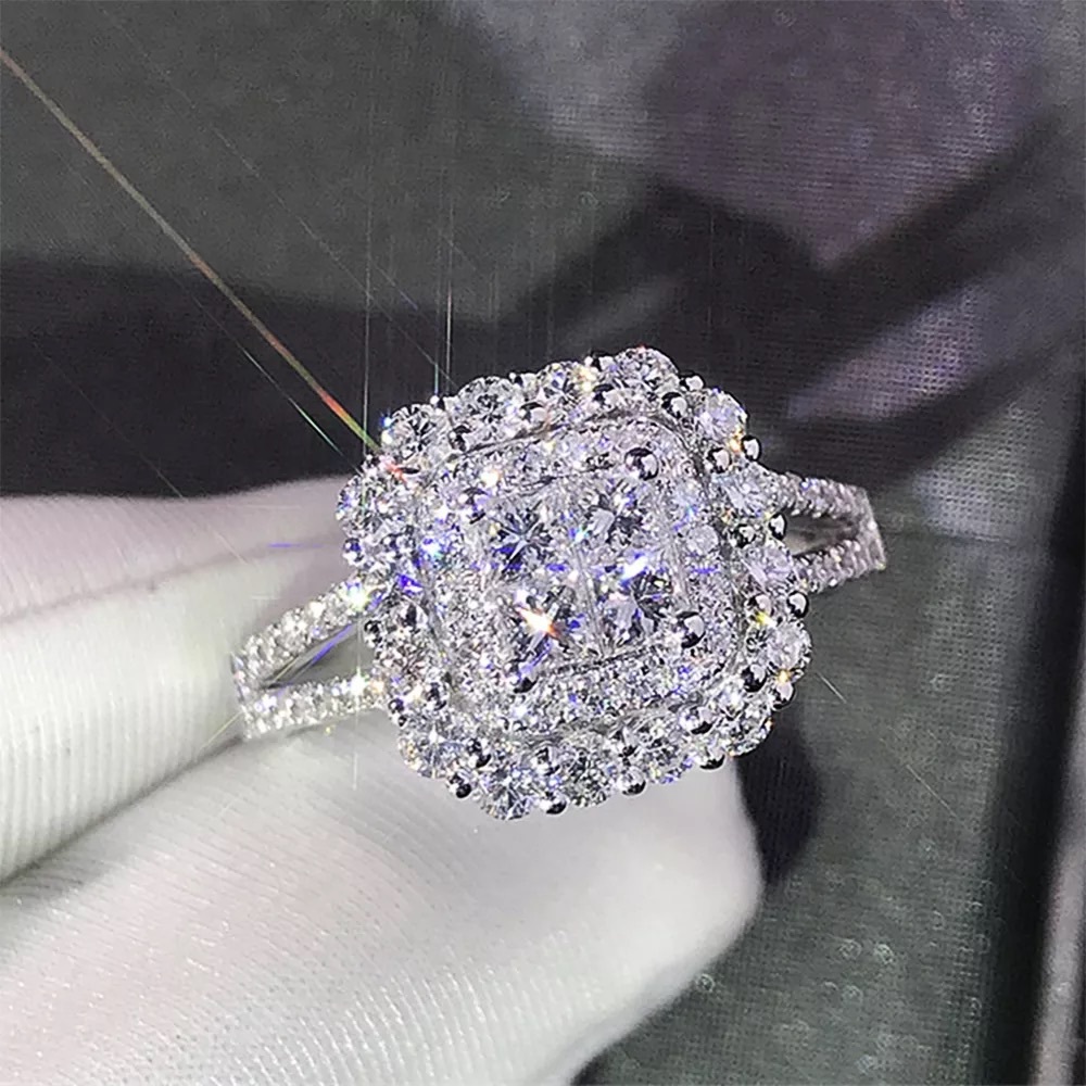 Luxury Diamond Halo Ring